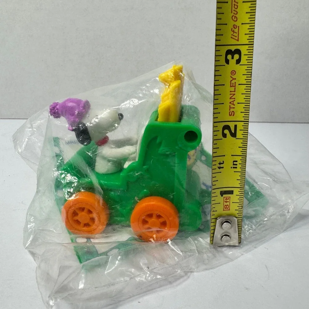 Vintage‎ 1994 McDonalds Happy Birthday Happy Meal Snoopy Peanuts Toy 94-025 NIP